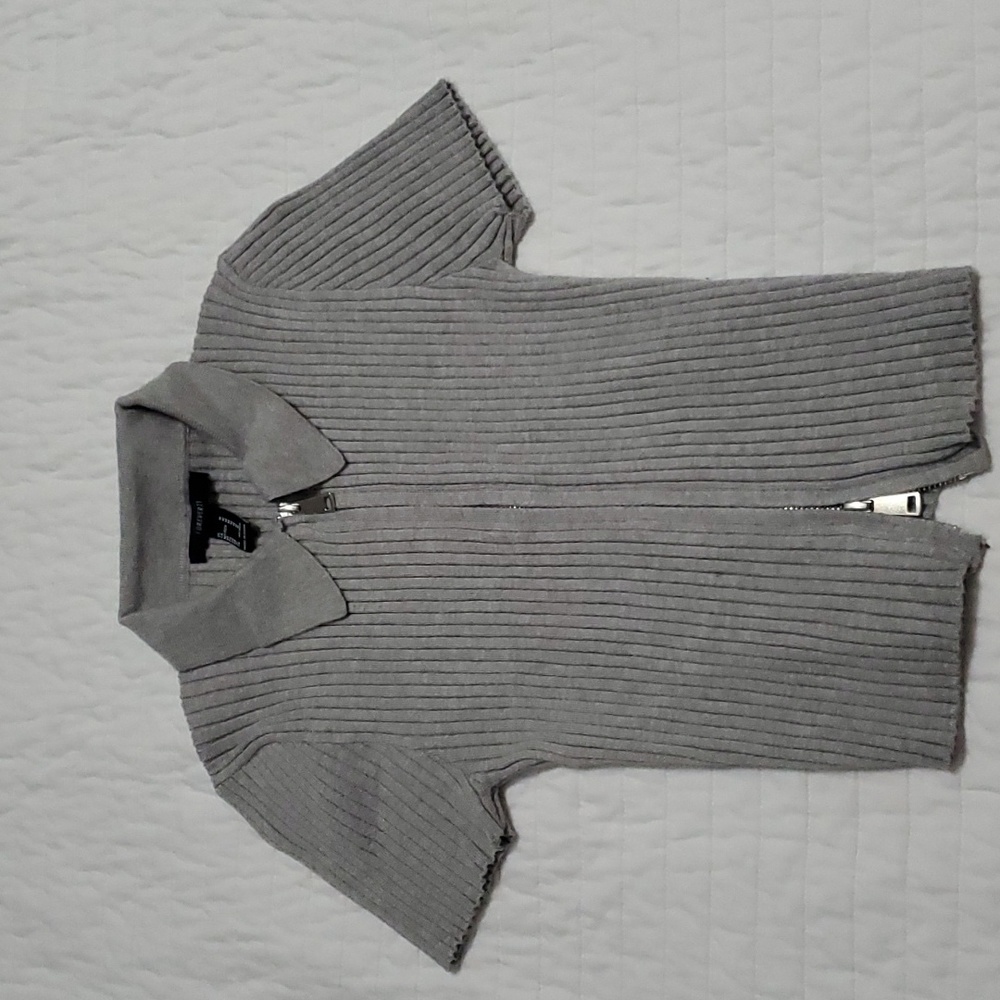 Forever 21, Grey, short sleeved, zipperd sweater, size M